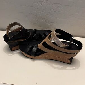 Modzori reversible sandals. The only sandals you’ll need for summer size 7.